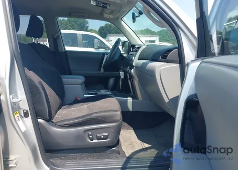 2010 Toyota 4Runner Sr5 V6 z USA, uszkodzony, nr VIN JTEZU5JR6A5007332